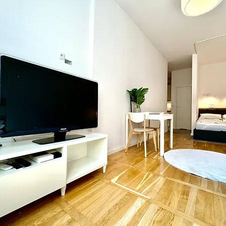 Rustic Old Town Apartman