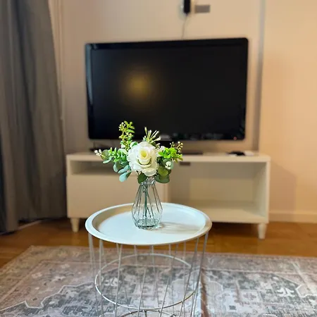 Rustic Old Town Apartment *